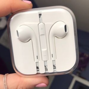 Apple iPhone 6 headphones